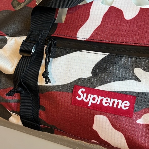 Supreme SS/21 Red Camo Duffle Bag - Picture 9 of 15